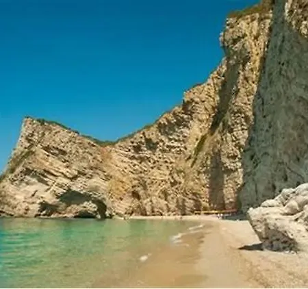 Traditional Two Level * Лиападес