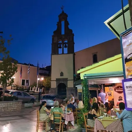 Traditional Two Level 別荘 *